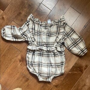 Old navy 12-18 month girls Christmas romper
